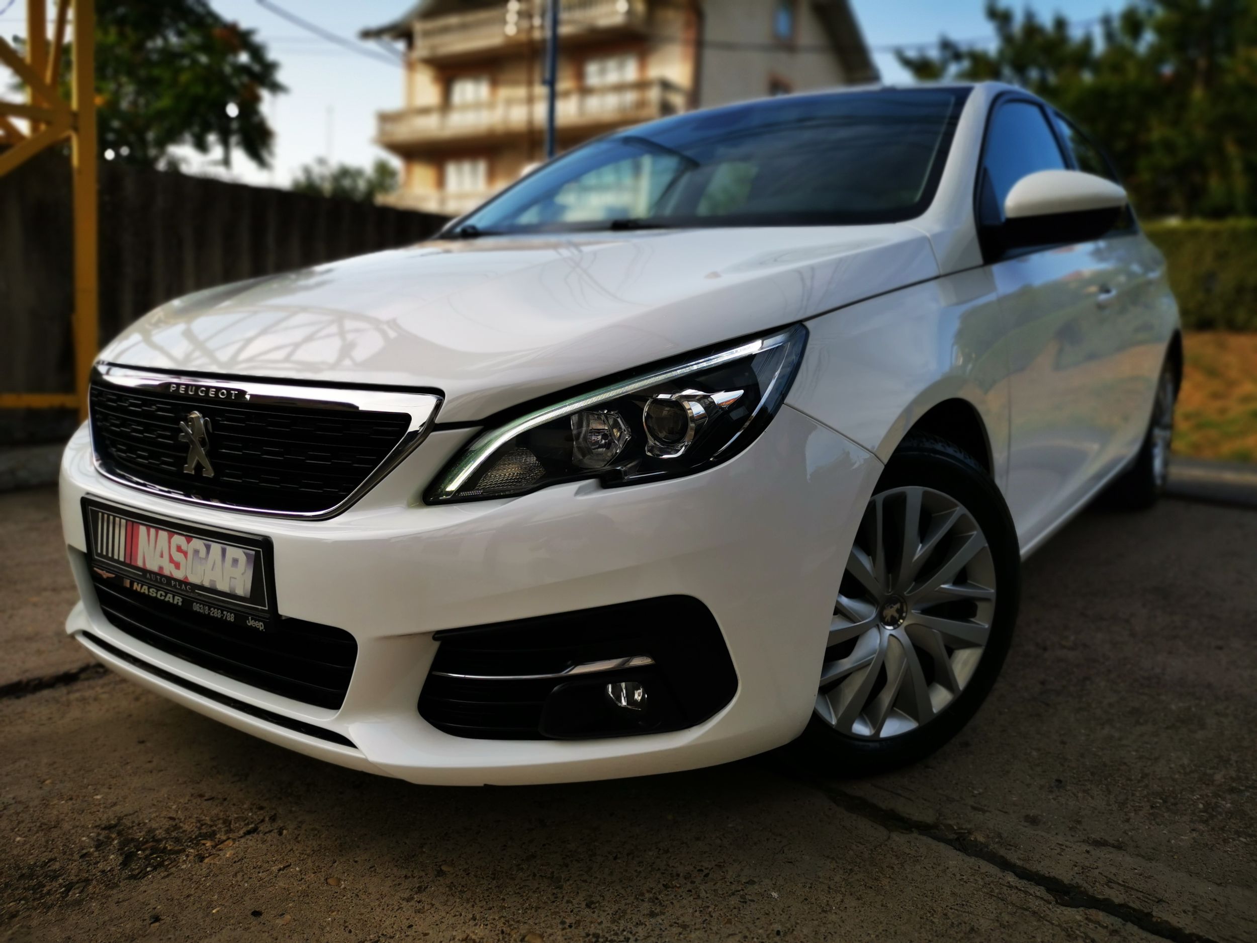 Peugeot 308 1.5 Blue Hdi Business Premium