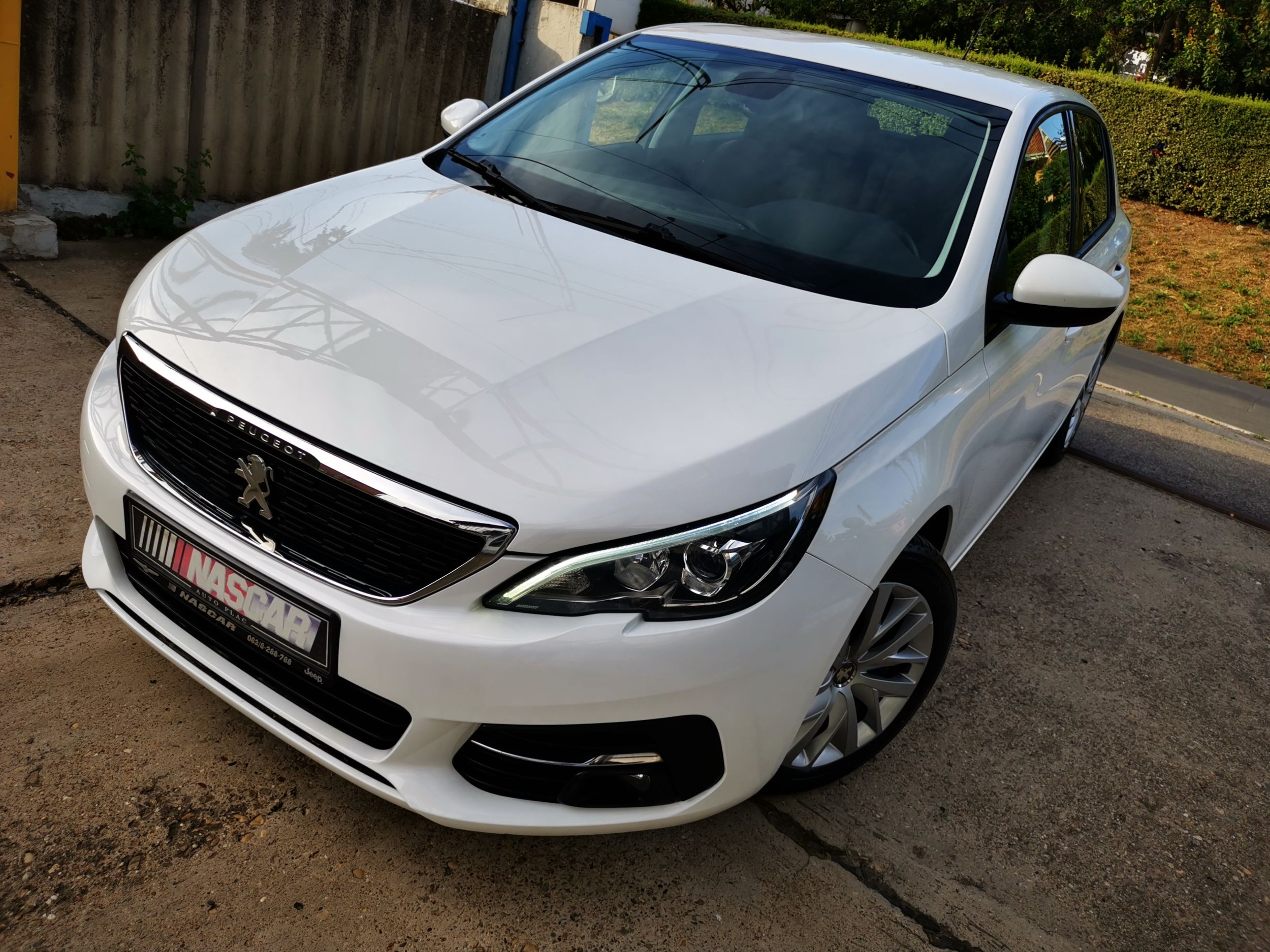 Peugeot 308 1.5 Blue Hdi Business Premium