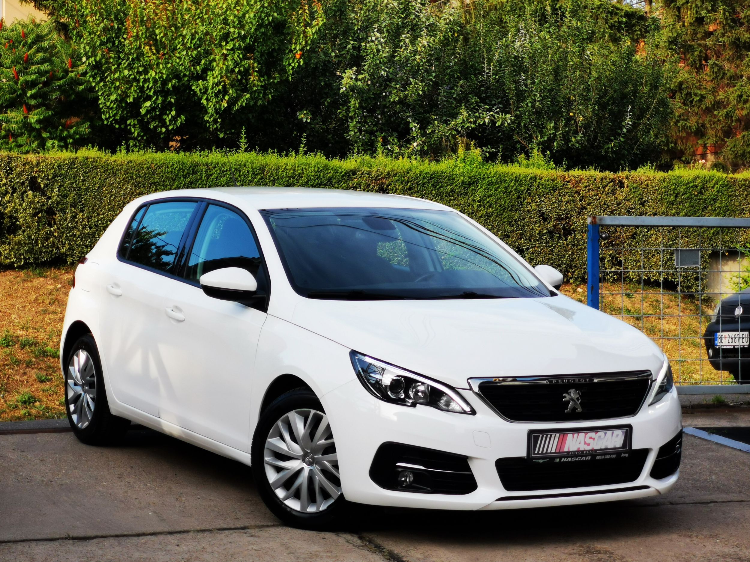Peugeot 308 1.5 Blue Hdi Business Premium