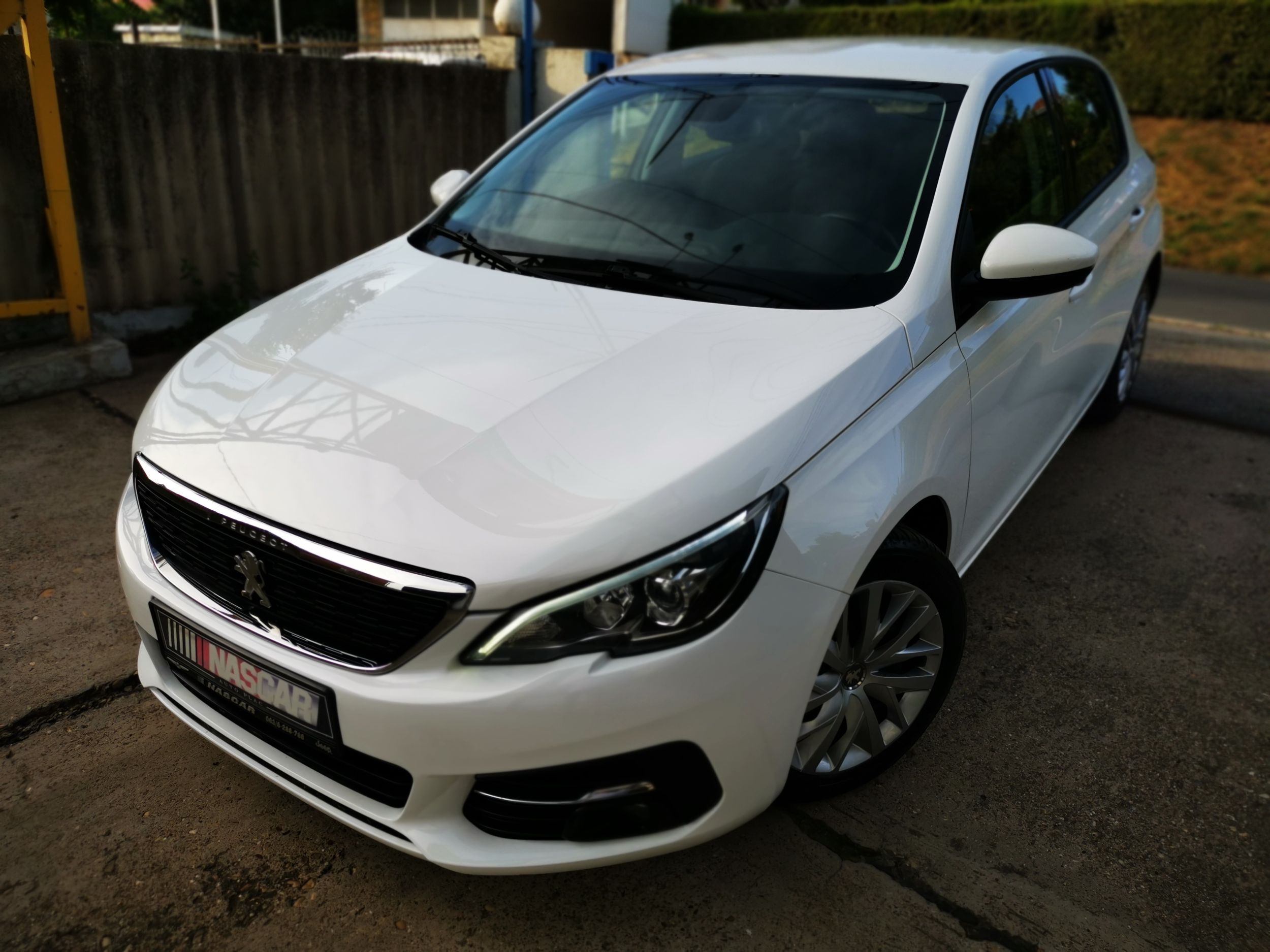 Peugeot 308 1.5 Blue Hdi Business Premium