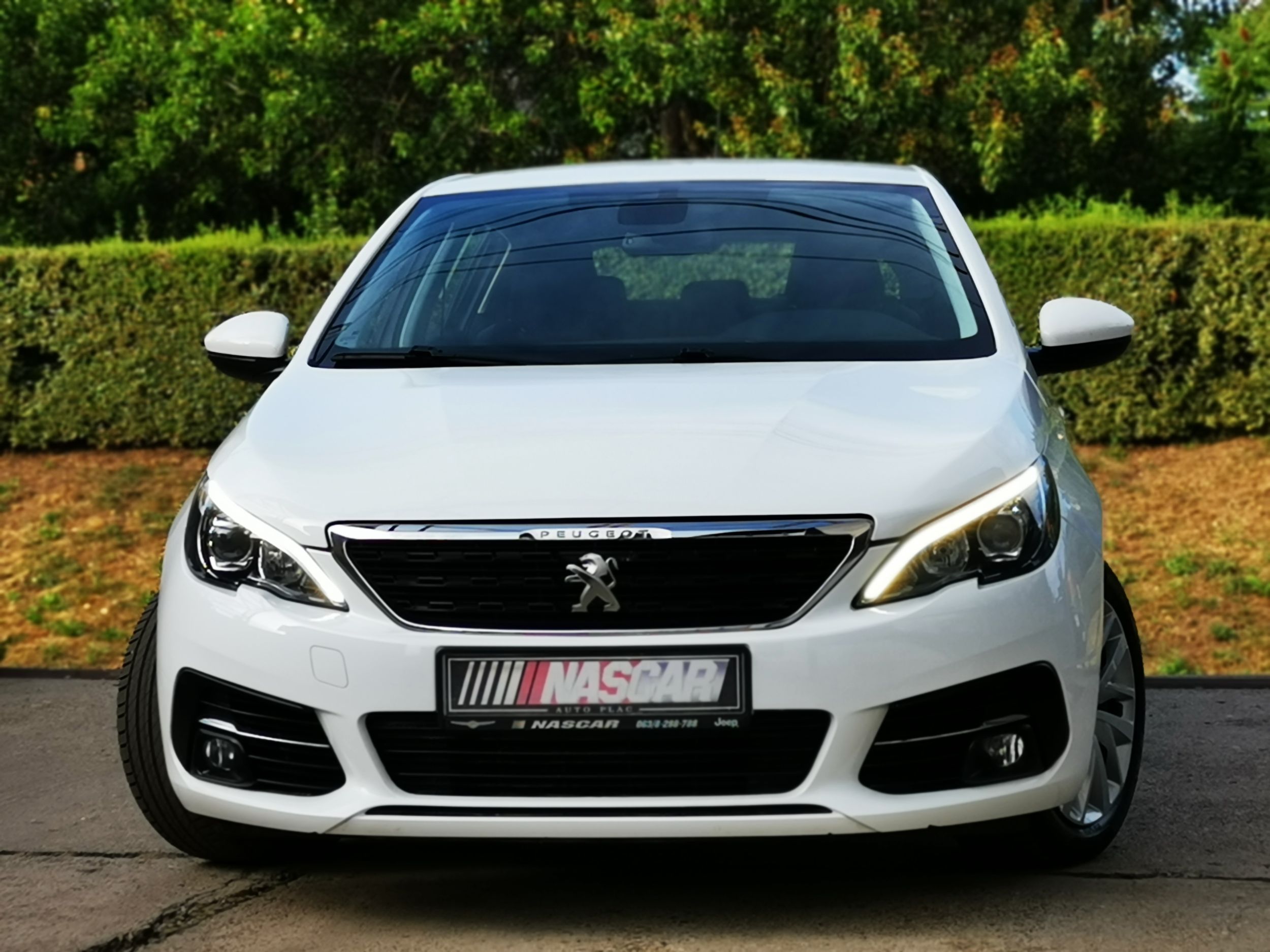 Peugeot 308 1.5 Blue Hdi Business Premium