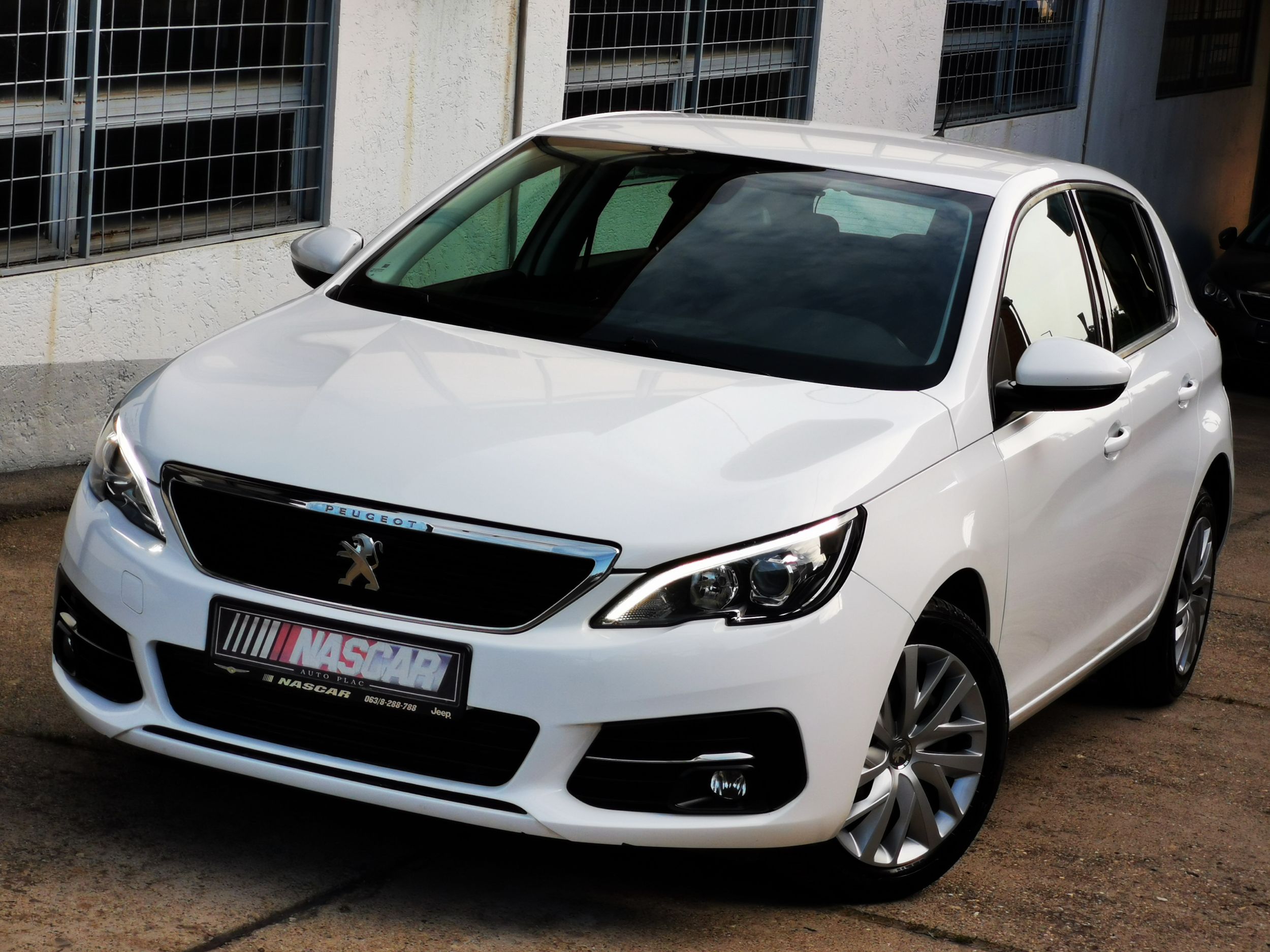 Peugeot 308 1.5 Blue Hdi Business Premium