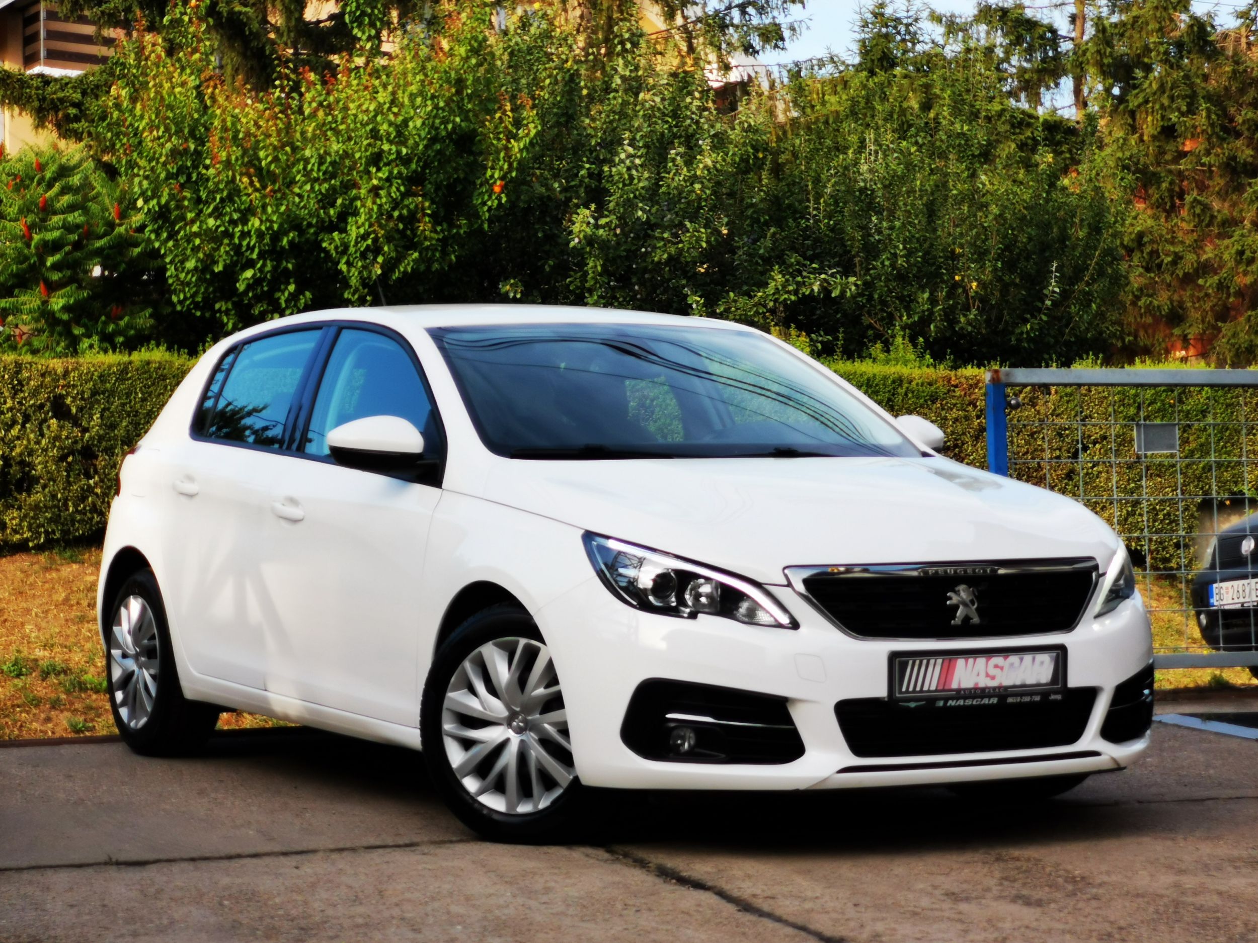 Peugeot 308 1.5 Blue Hdi Business Premium